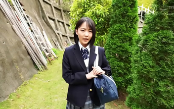 Catch a Glimpse of the Stunning 18-Year-Old Japanese Bikini Model, Meguri Minoshima,